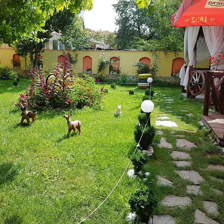Hotel семеен арапов Family Arapov *